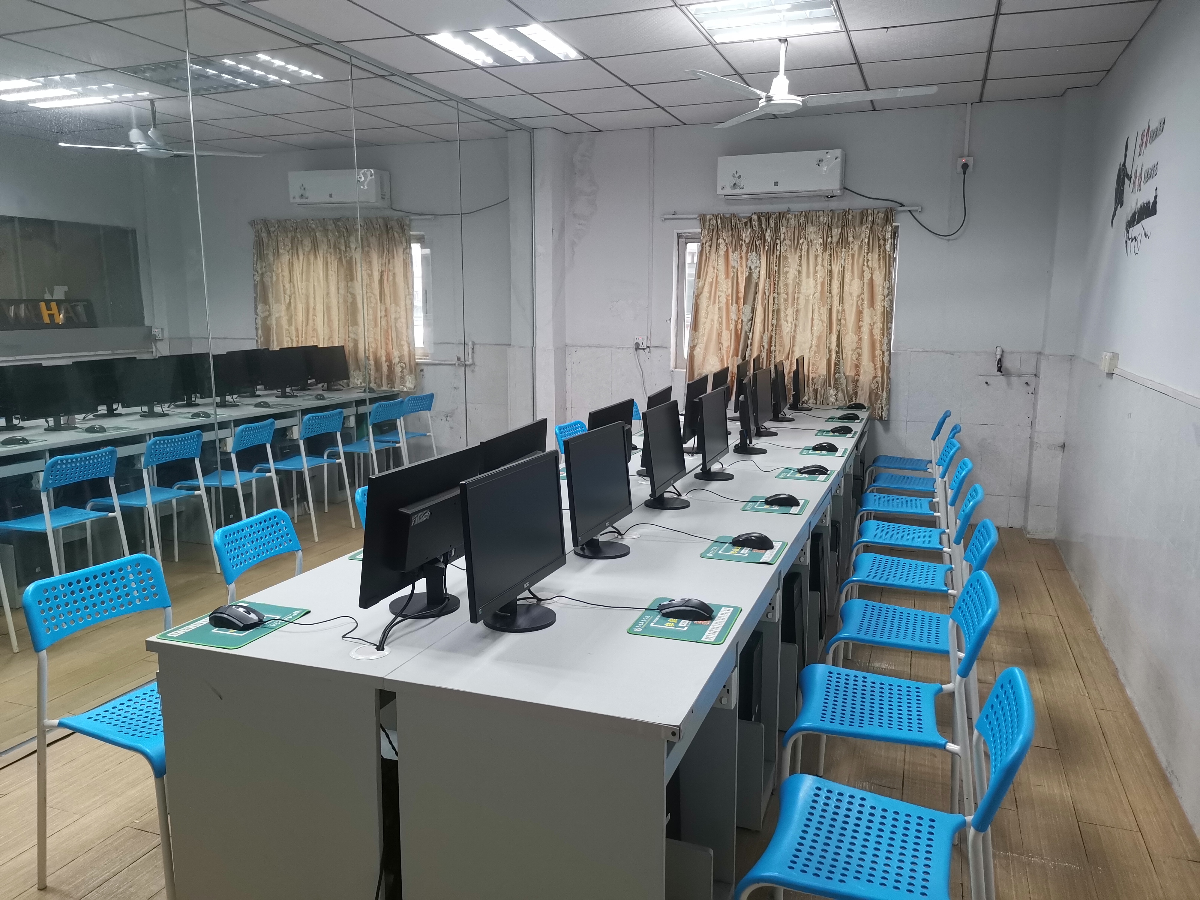 办公学员练习机房